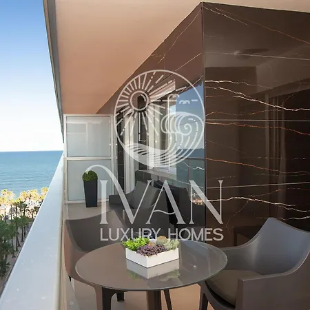 Casa Hugo Ivan Luxury Homes 8ª Norte 1ª Linea Apartment *